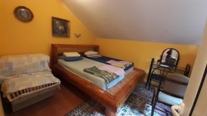 VINCI vikendica 176 m2 + pomoca zgrada 50 m2, plac 9,37 a