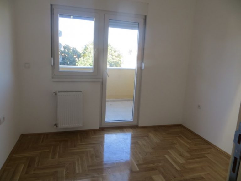 Pozarevac, STAN br.10, 4.,povuceni sprat, 64m2