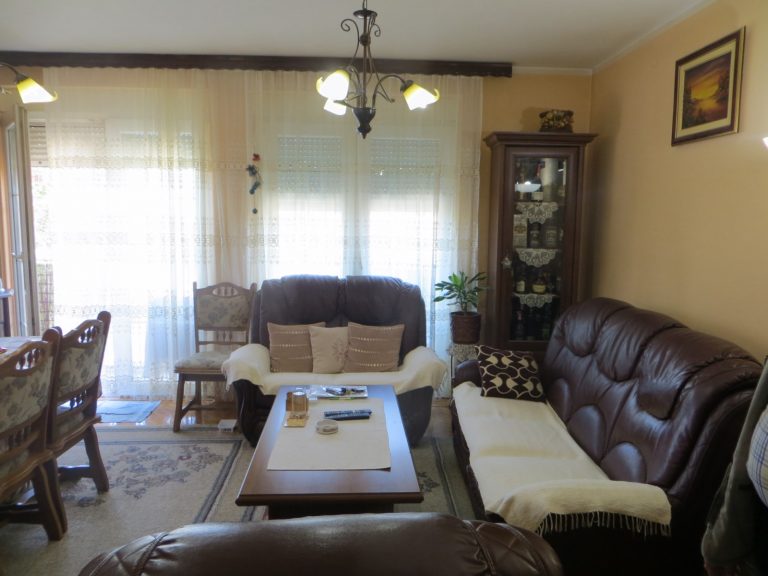 Stan Pozarevac, centar, novija gradnja, 49 m2