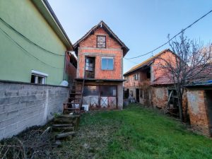 KUCA kostolacki put 102 m2+pom.obj. 57 m2, 6.48 a, u grubim radovima, 50000 EUR