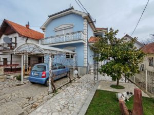 254 m2+ 20 m2, 3,54 m2, kostolacki put 160.000