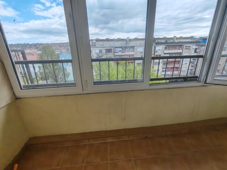 Pozarevac stan 60 m2, 5.spr, CG Tabačnica 78.000