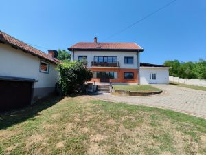 POZAREVAC KUCA PETROVACKI PUT 372 M2