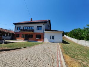 POZAREVAC KUCA PETROVACKI PUT 372 M2