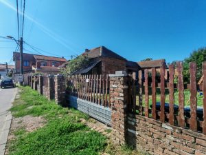 Pozarevac kuca siri centar , 131m2, pom. zgr. 43m2, plac 4,86a