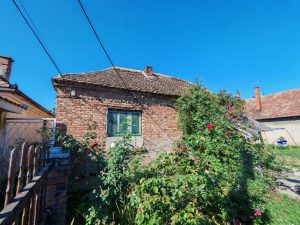 Pozarevac kuca siri centar , 131m2, pom. zgr. 43m2, plac 4,86a