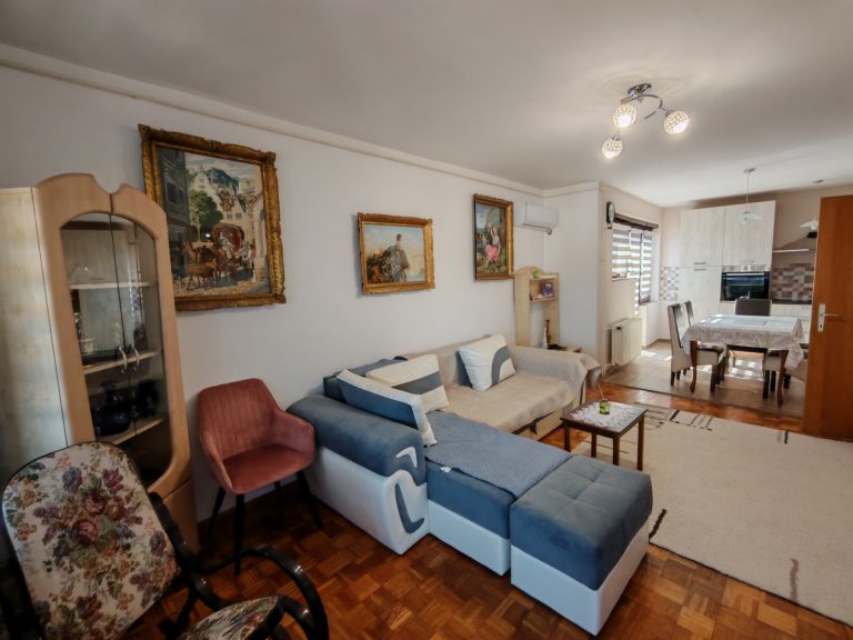 Pozarevac zakup stan Djura-C.Vasovica, 6. spr, 67m2, 350 e_mes