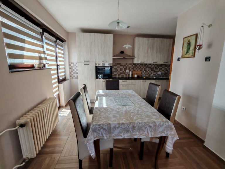 POZAREVAC IZDAVANJE CEDE VASOVICA , DJURA, 6. spr, 67m2, 350 e_mes